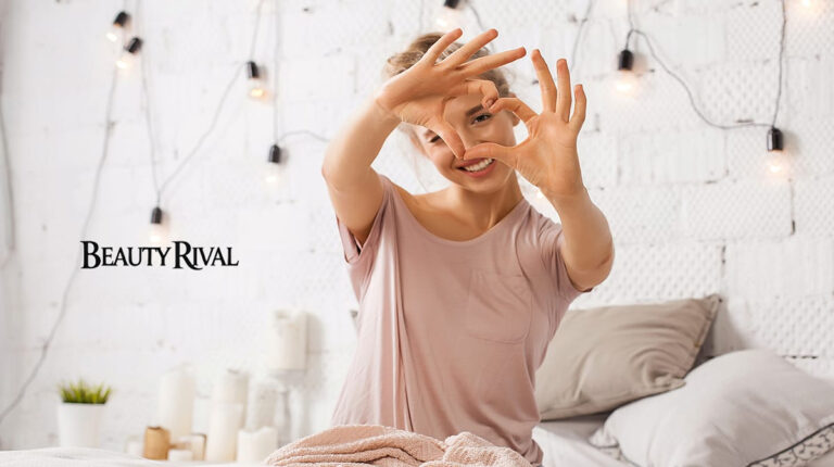 5 Nighttime Beauty Tips to Wake Up with Radiant Skin and Healthy Hair