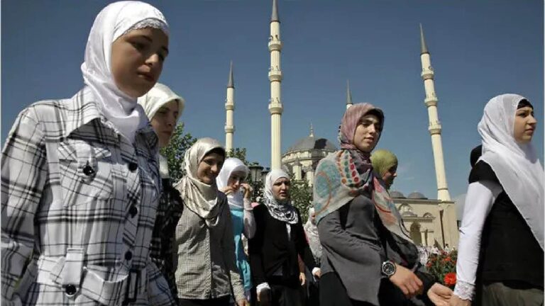 Chechnya’s Crackdown on Women’s Clothing Raises Global Alarm