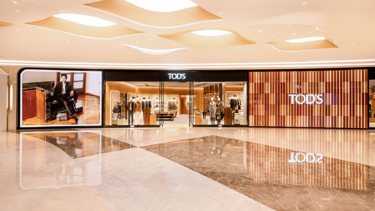 Tod’s Unveils Grand Macau Flagship: A Celebration of Italian Craft and Winter Charm