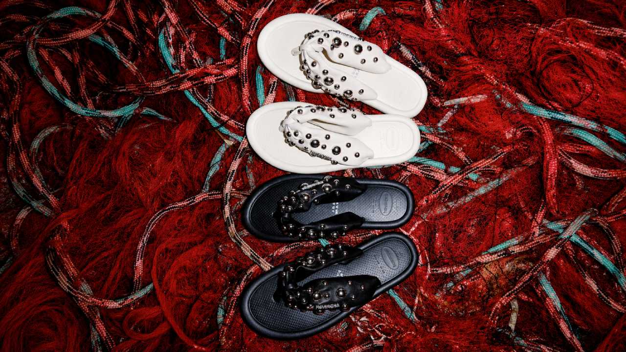 These 90s Sandals Are Suddenly Going Viral Again Among Gen Z