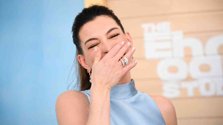 Anne Hathaway’s Coconut Jelly Nails Are the Ultimate Minimalist Manicure